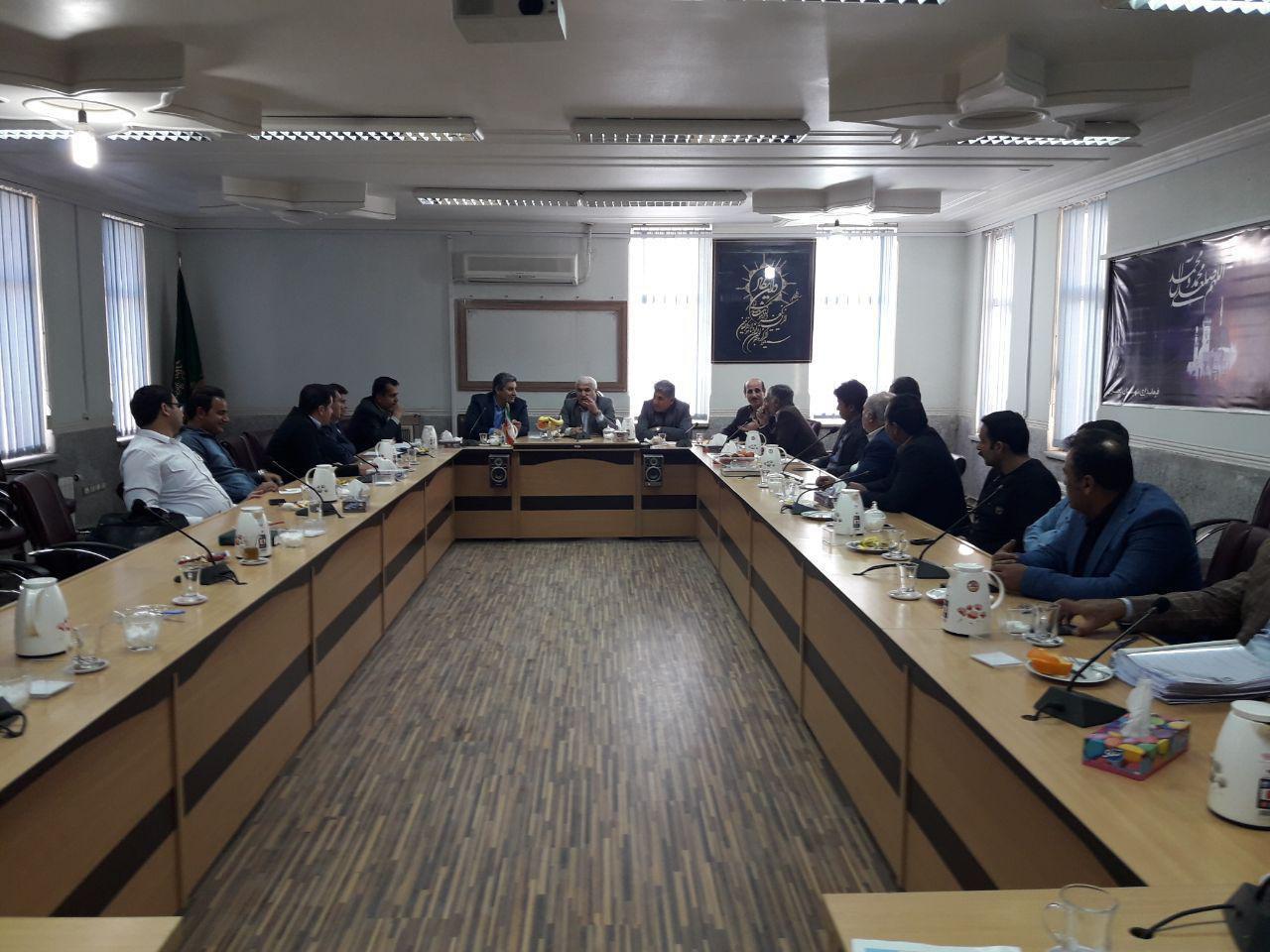 جلسه مشترک مدیرکل وکارکنان راه و شهرسازی کهگیلویه وبویراحمد با فرماندار گچساران