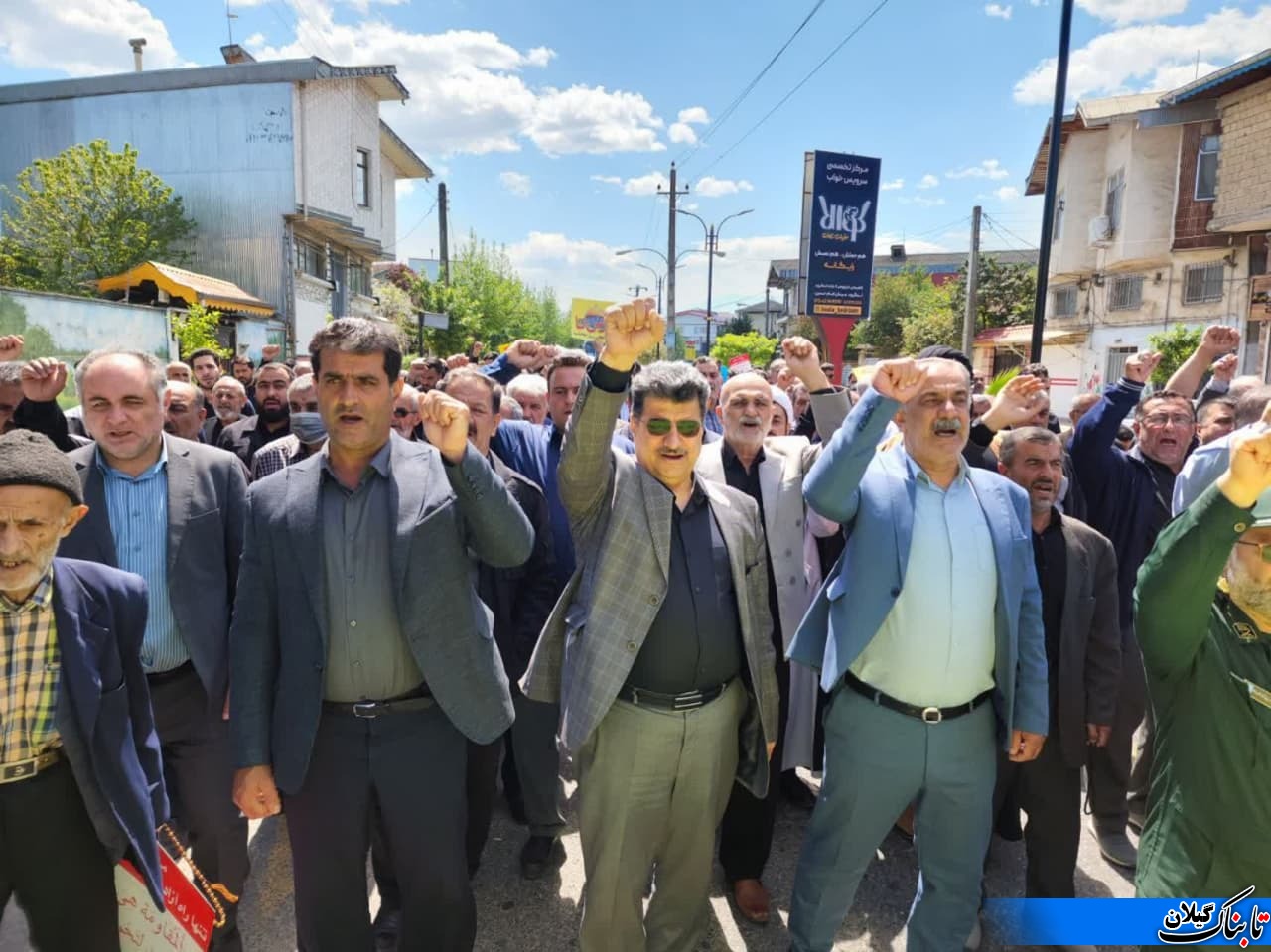 راهپیمایی روز قدس همزمان با سراسر کشور  شهر کومله برگزار شد.