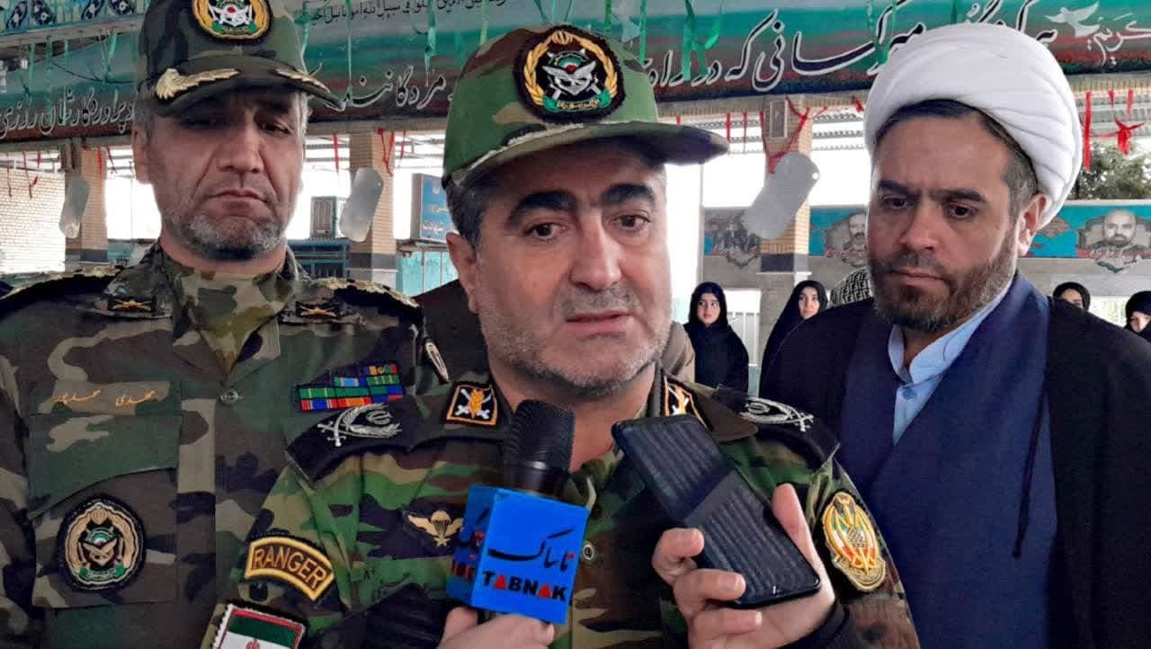 امروز ارتش متعلق به مردم، نظام و ولایت فقیه است امروز ارتش متعلق به مردم، نظام و ولایت فقیه است