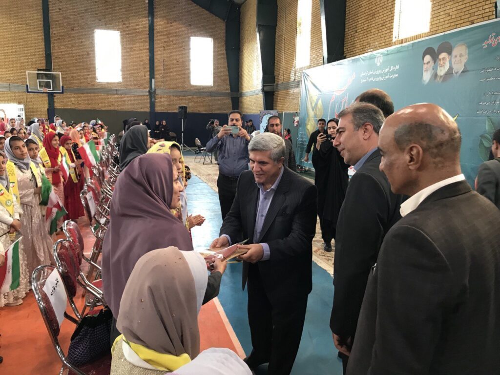 مسائل مادی، معنوی و زیرساختی در آموزش و پرورش  حائز اهمیت است
