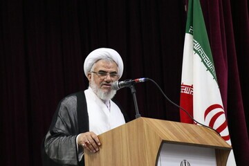 مساجد باید محور حل مشکلات جامعه شوند