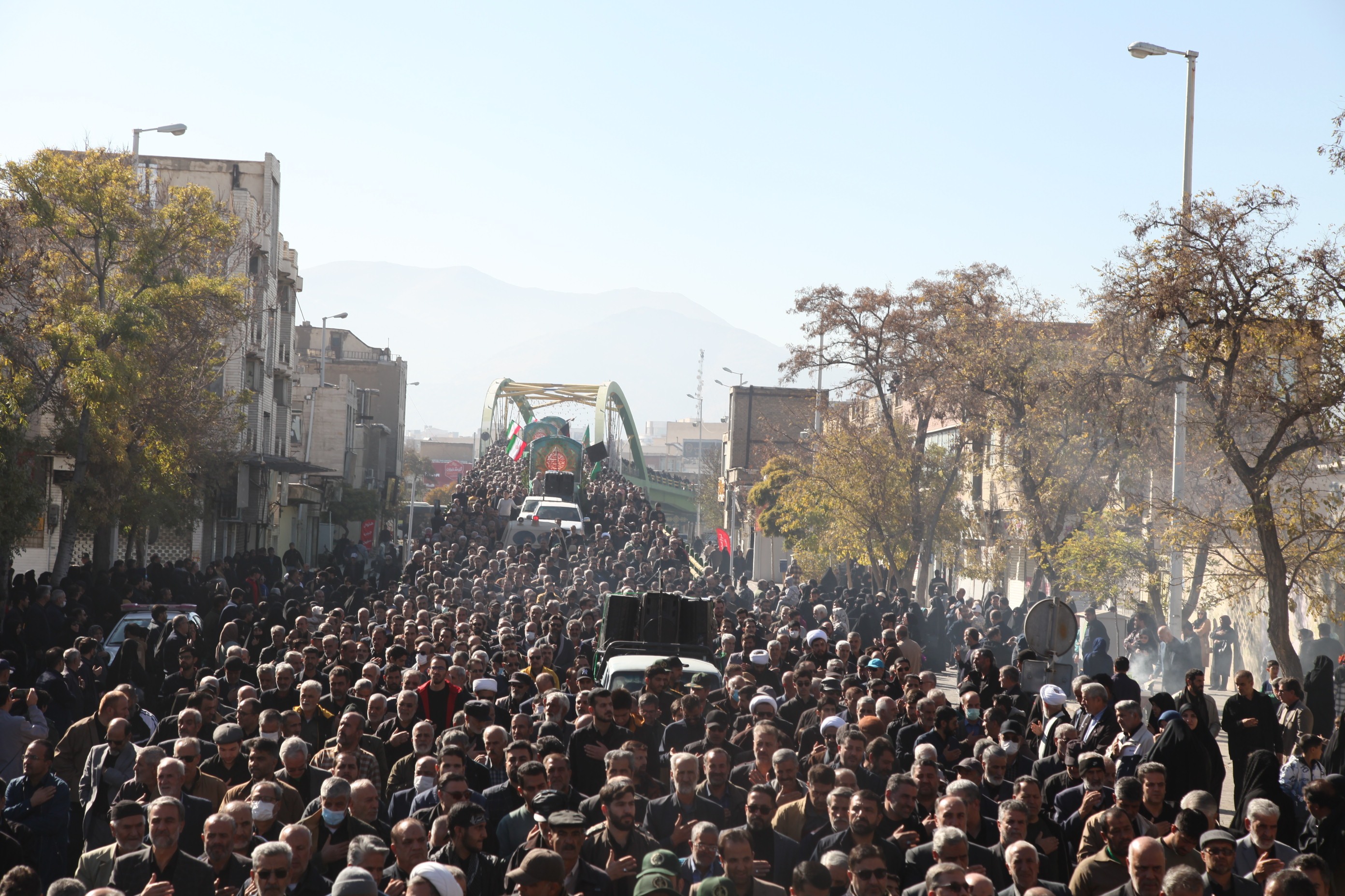 در سالروز شهادت حضرت فاطمه (س) پیکر شهدای گمنام میهمان مردم اراک در سالروز شهادت حضرت فاطمه (س) پیکر شهدای گمنام میهمان مردم اراک