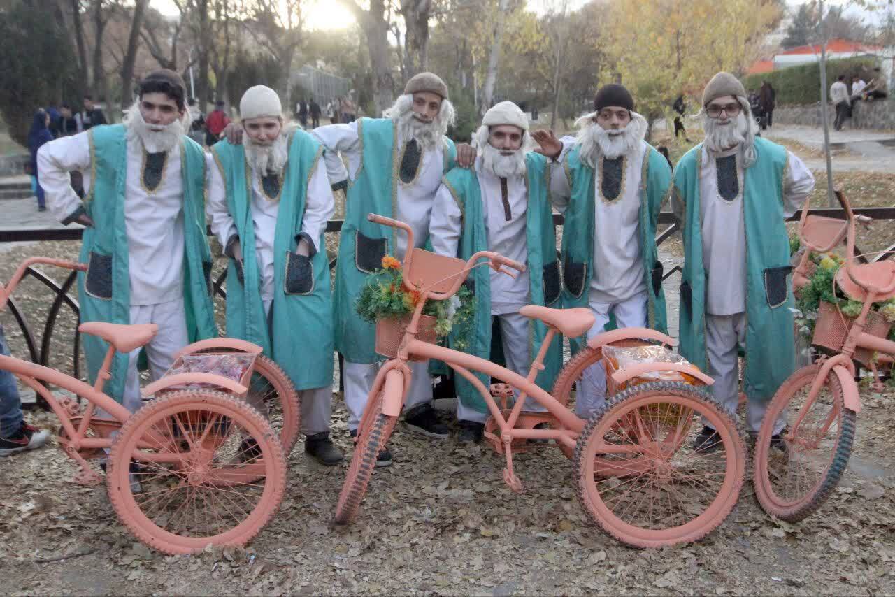 برگزاری سومین جشنواره پاییزی برگریزان هگمتانه، در همدان + عکس برگزاری سومین جشنواره پاییزی برگریزان هگمتانه، در همدان + عکس