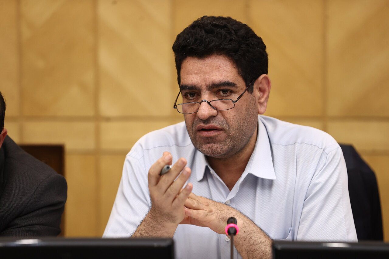 بیمه کارگران ساختمانی باید هر چه سریعتر تعیین تکلیف شود/ لزوم بازنگری در افزایش مزایای دستمزد بیمه کارگران ساختمانی باید هر چه سریعتر تعیین تکلیف شود/ لزوم بازنگری در افزایش مزایای دستمزد