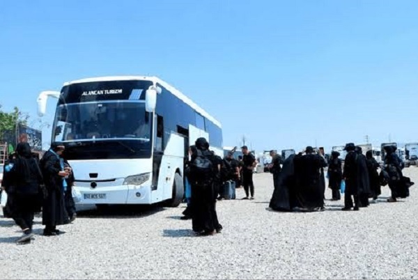 فروش بلیت مستقیم نجف و کربلا در پایانههای قم/ زائران قمی بیواسطه راهی عراق میشوند فروش بلیت مستقیم نجف و کربلا در پایانههای قم/ زائران قمی بیواسطه راهی عراق میشوند